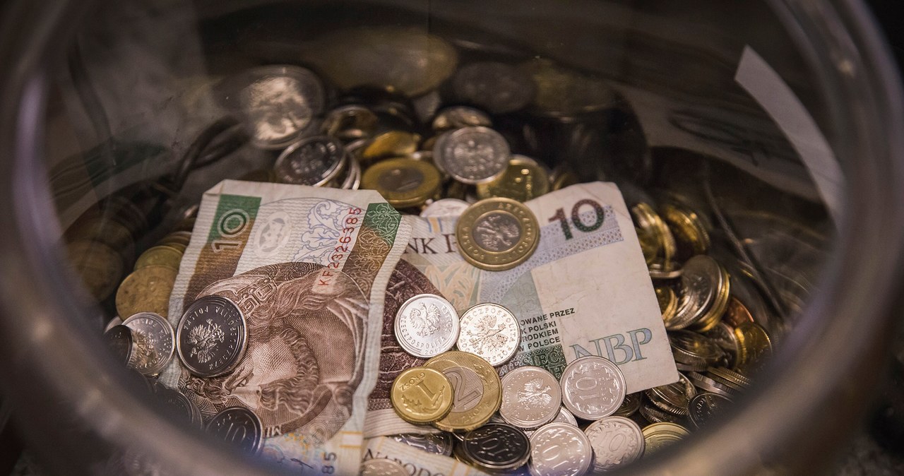 Puszki z pieniędzmi na cele charytatywne skusiły złodzieja recydywistę