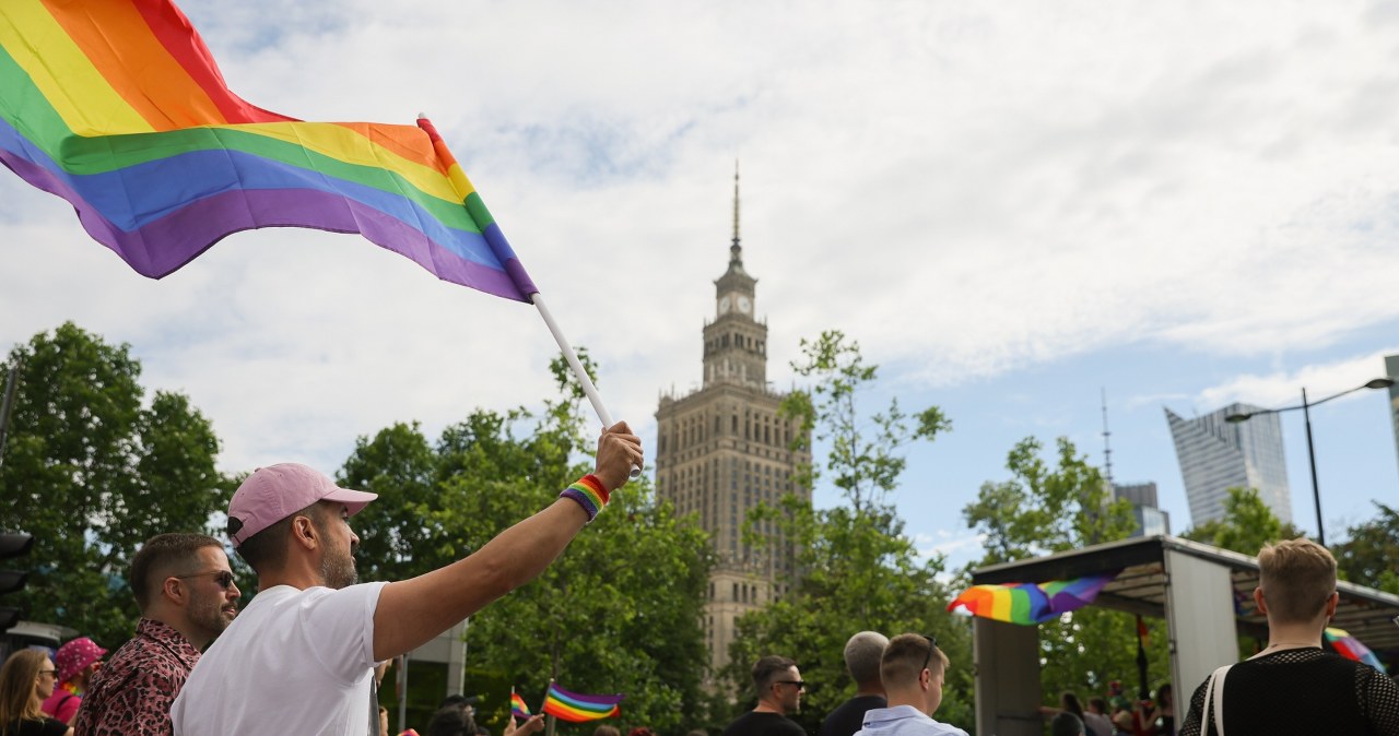 "Niech ludzie się kochają". Przez Warszawę przeszła jubileuszowa Parada Równości