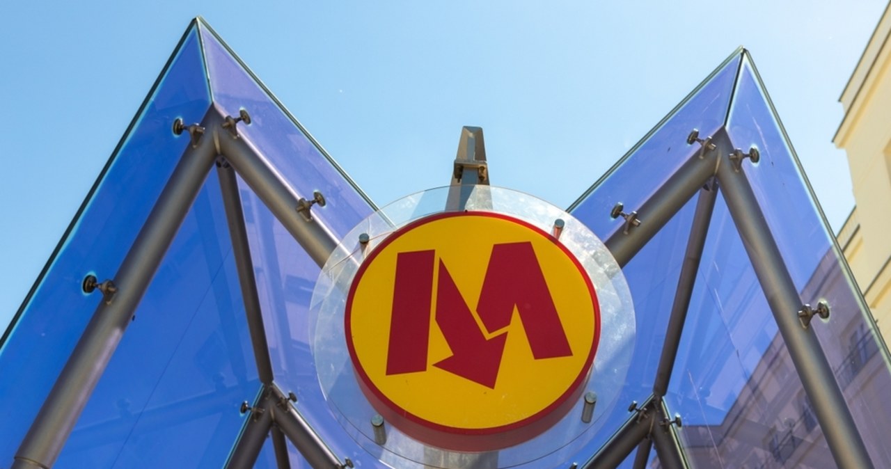 Nocny pożar w warszawskim metrze. Są duże utrudnienia