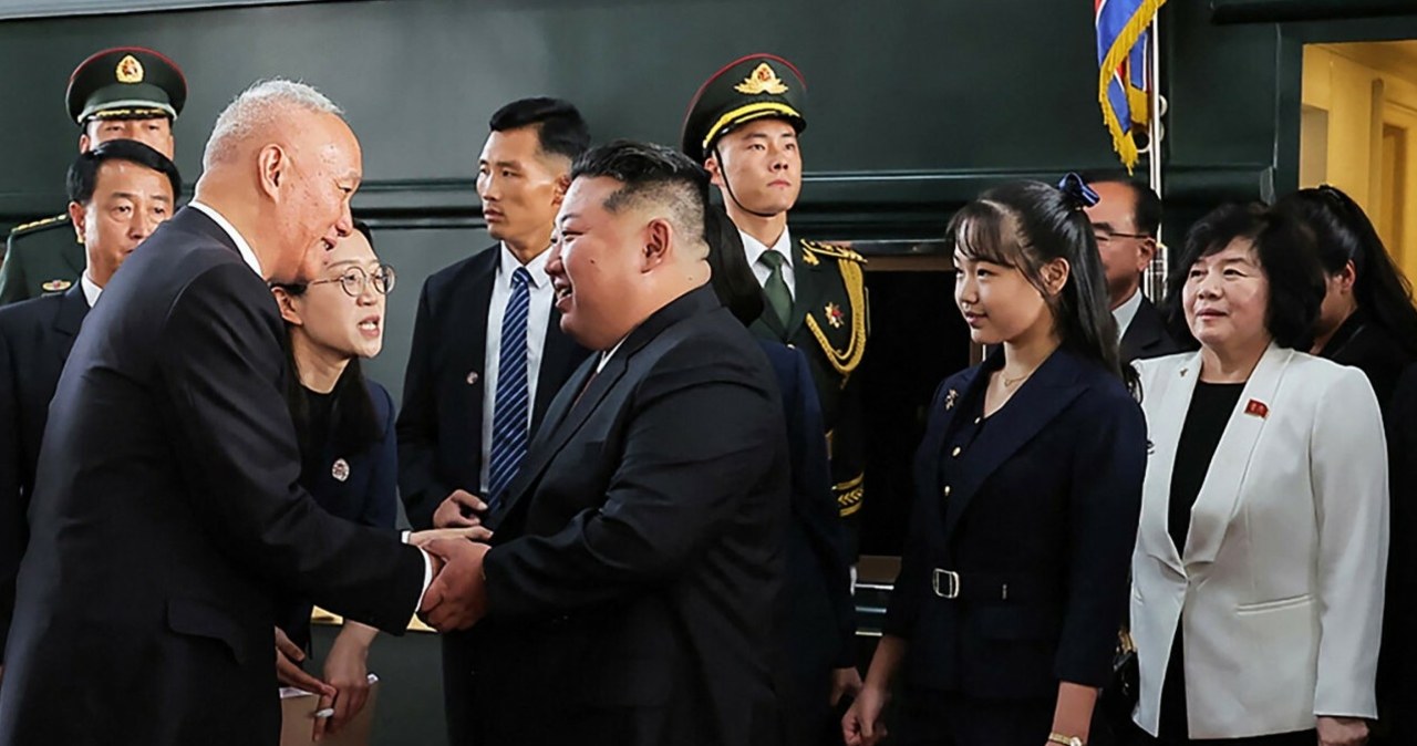 ​Kim Dzong Un pokazał swoją tajemniczą córkę. To jego następczyni?