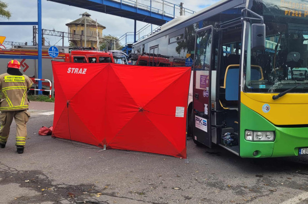 Dramat w Nakle nad Notecią. Nastolatek na hulajnodze zginął po zderzeniu z autobusem