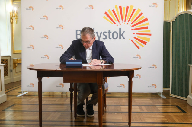 Andrzej Poczobut ubiega się o mieszkanie komunalne