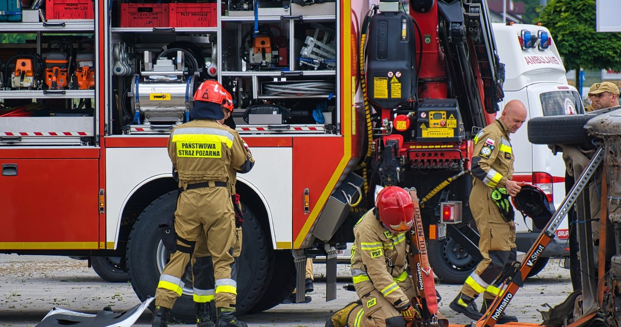 Gmina apeluje o niewychodzenie z domu. "Wyciek substancji niebezpiecznych"
