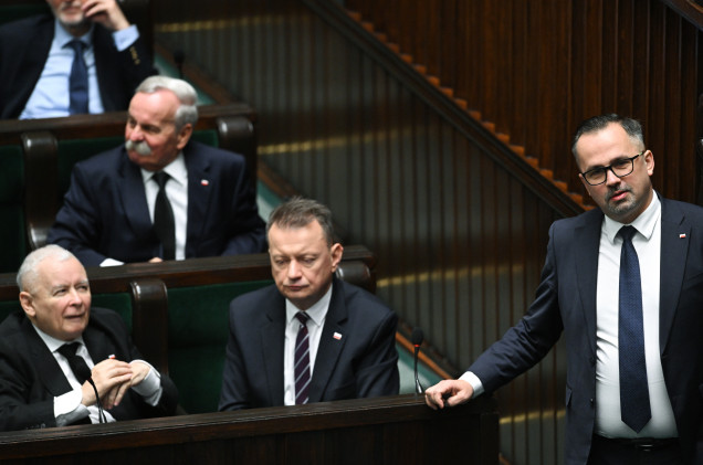 „PiS sam się zakiwał”. Kaczyński rozżalony, Horała mu odpowiada