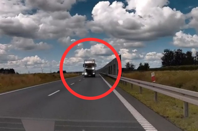 30 tys. zł mandatu za ten manewr. Policja szuka kierowcy TIR-a