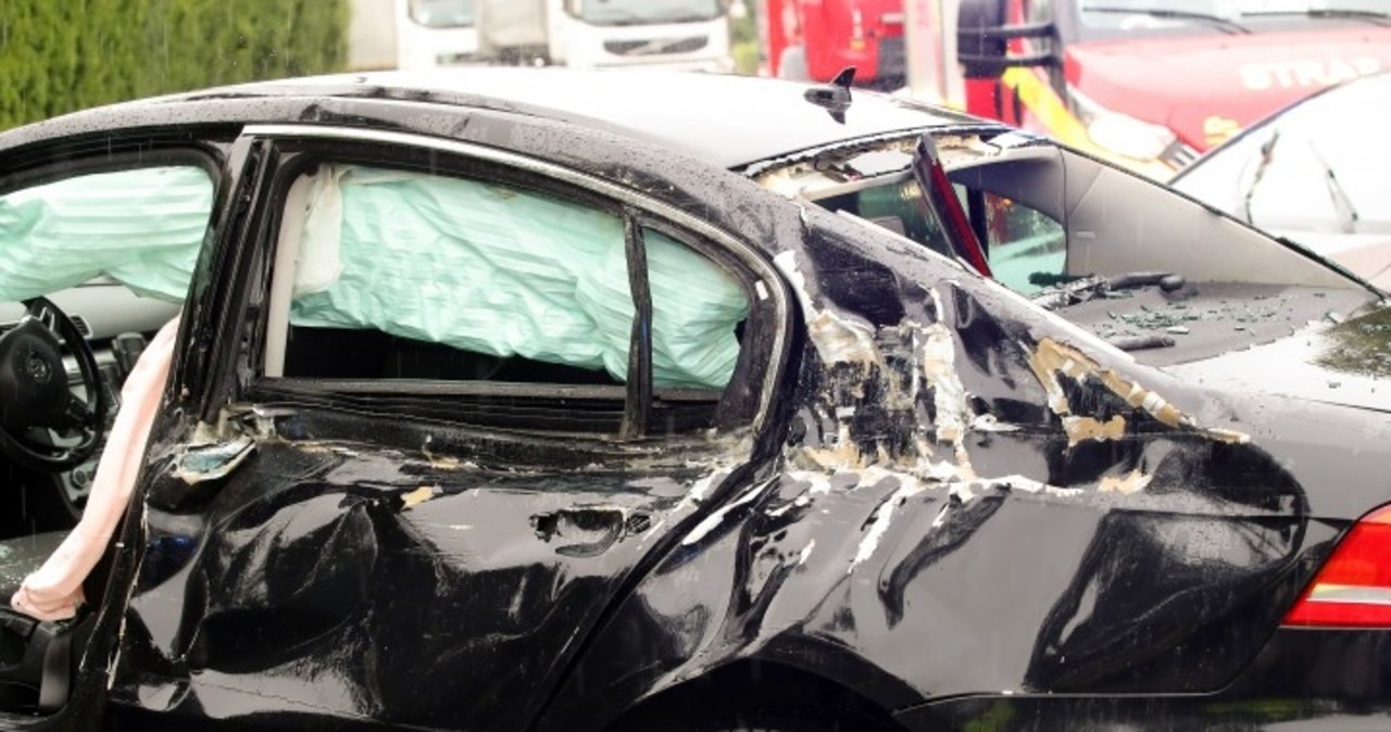 Kobieta w szpitalu, druga w szoku. Poszukiwany sprawca chaosu na drodze