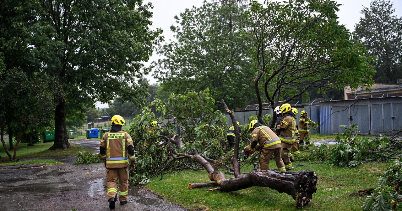 Tysiące strażaków w akcji. Skutki nawałnic w Polsce