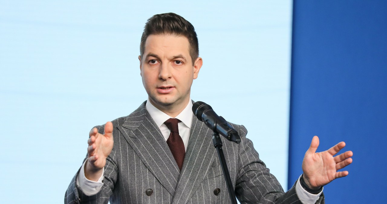 Parlament Europejski uchylił immunitetu Patrykowi Jakiemu. W tle spór z sędzią