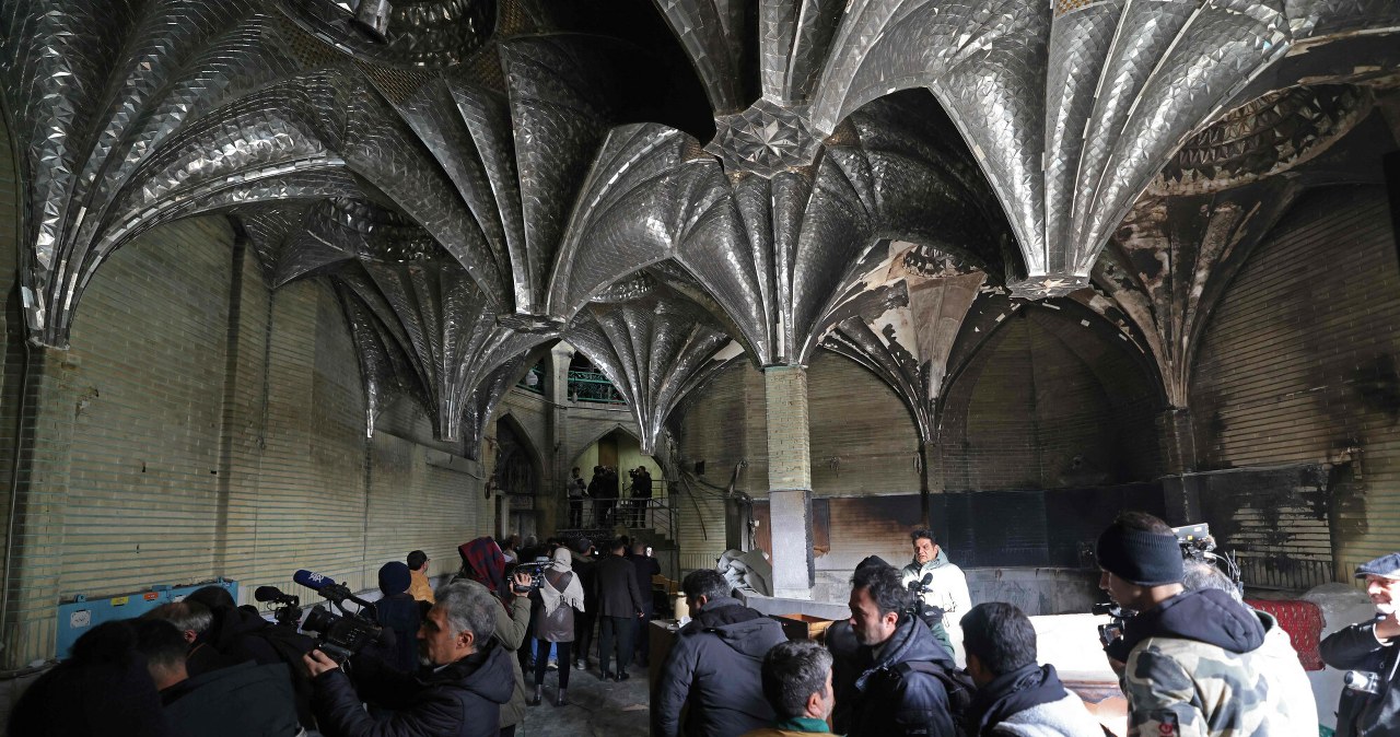 Strażnicy Rewolucji uciekają z posterunków. Szukają schronienia w meczetach