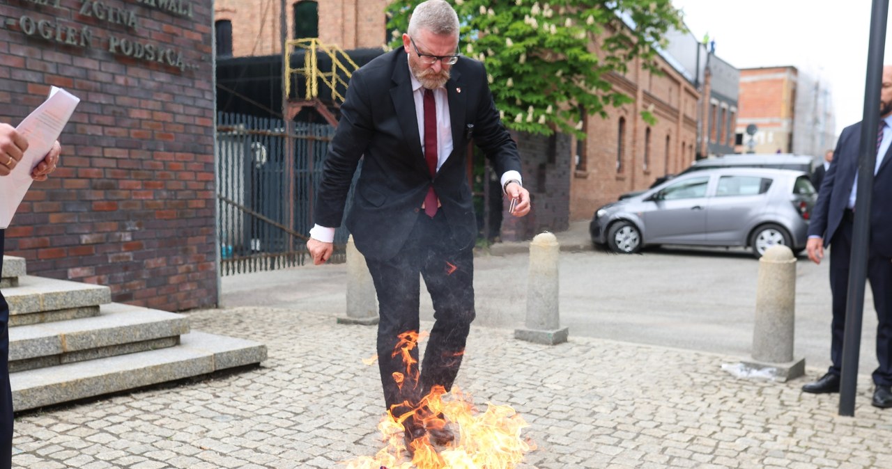 Grzegorz Braun stanie przed sądem. Podano datę