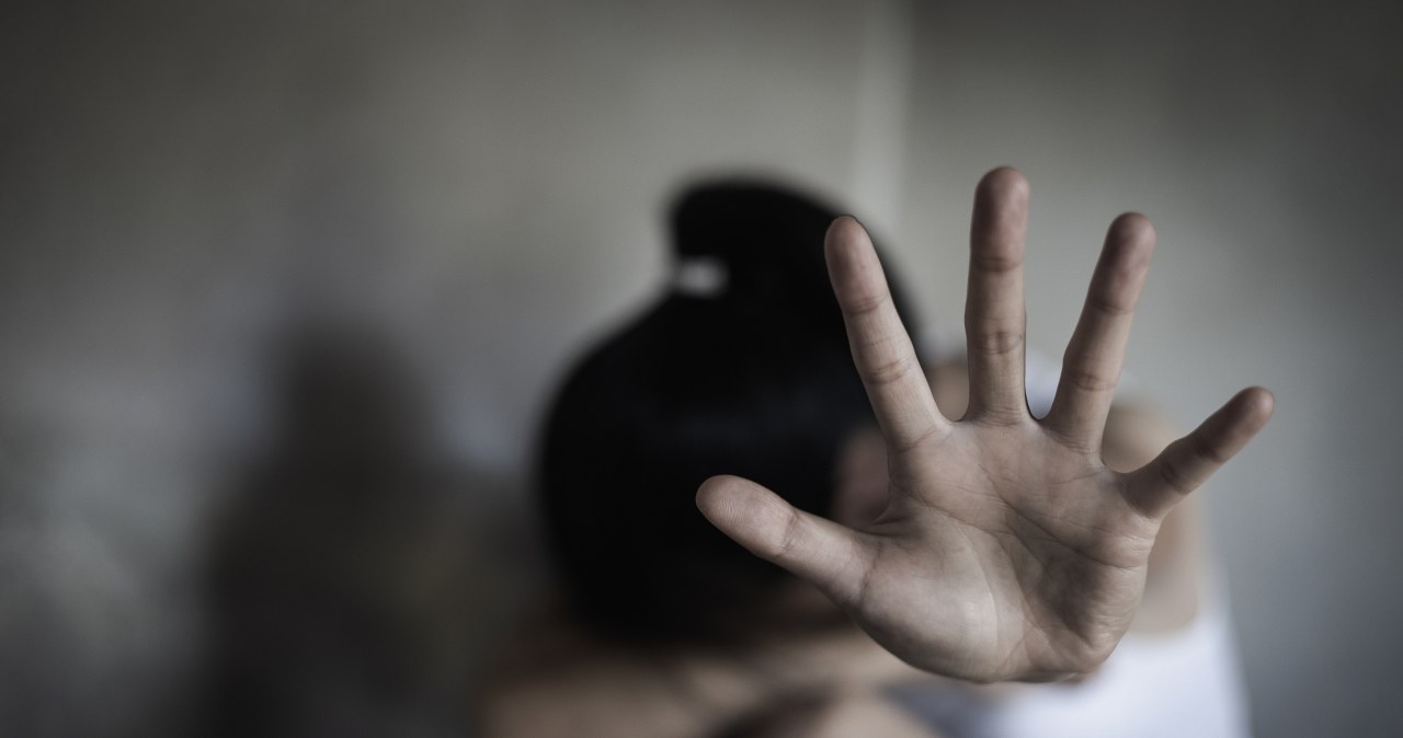 Jego ofiary miały 8 i 11 lat. Zarzuty dotyczące dziecięcej pornografii