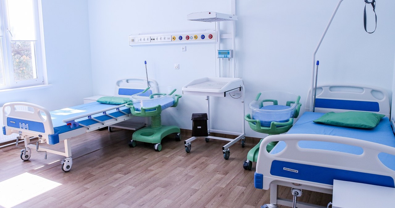 Porodówki znikają z polskich szpitali. Kobiety będą rodzić na SOR-ach