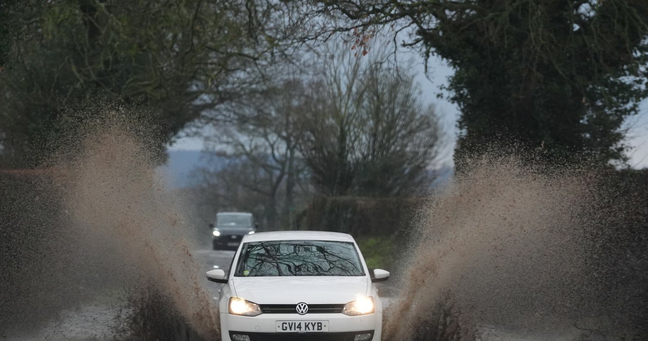 Burza Chandra uderzyła w Wielką Brytanię. Synoptycy twierdzą, że będzie gorzej