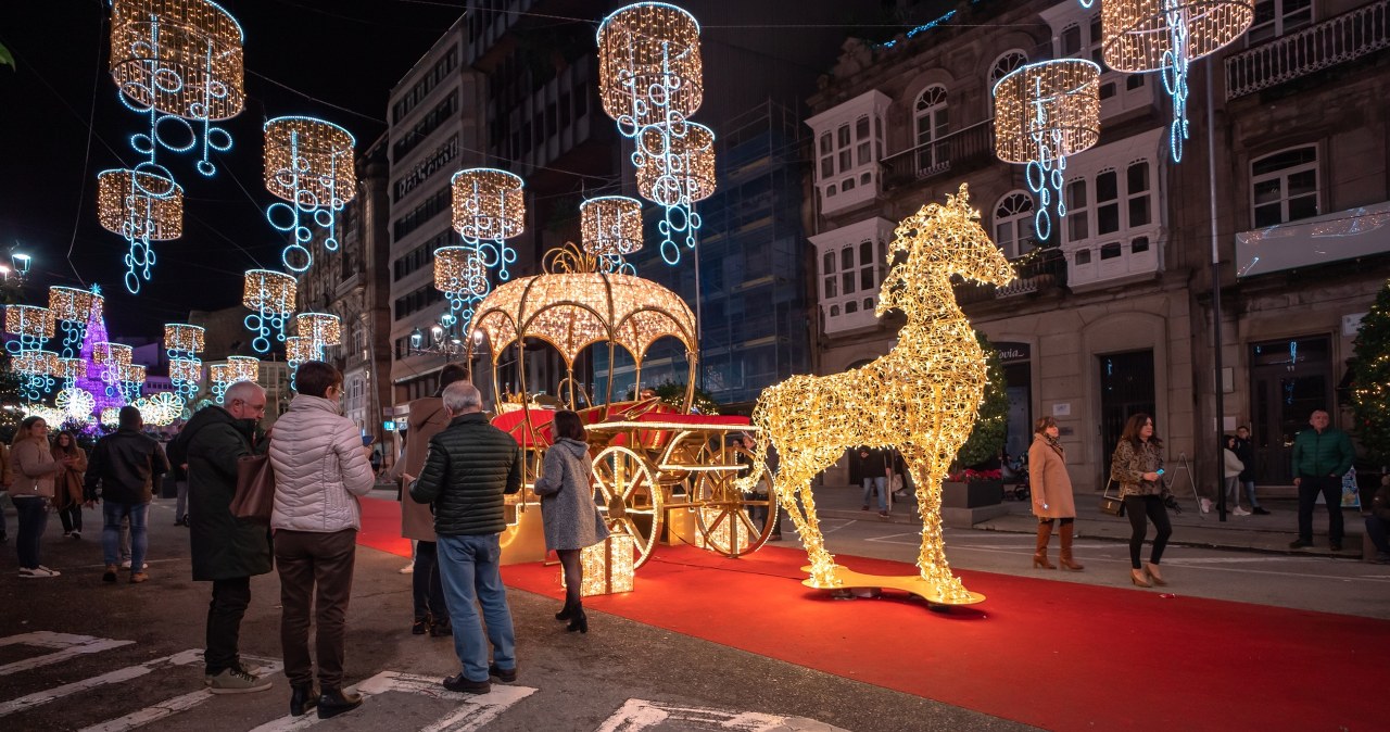 Spektakularne iluminacje przyciągają tłumy. Mieszkańcy mówią: To już przesada