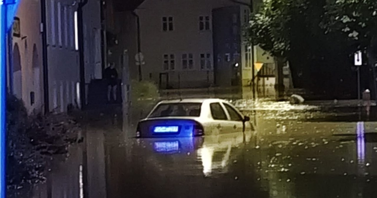 Woda na ulicach i w sklepach. Dramat w kilku miejscowościach [WIDEO]