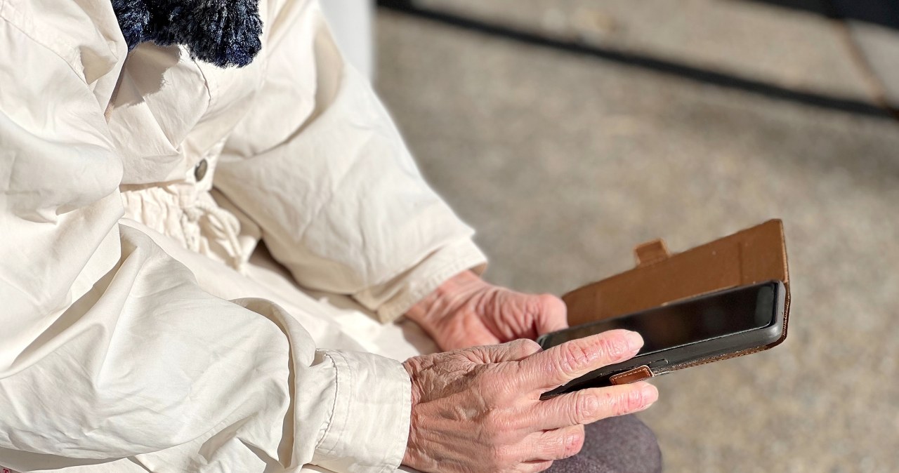 Zatrzymani na gorącym uczynku. Policja rozbiła gang wyłudzający pieniądze od seniorów