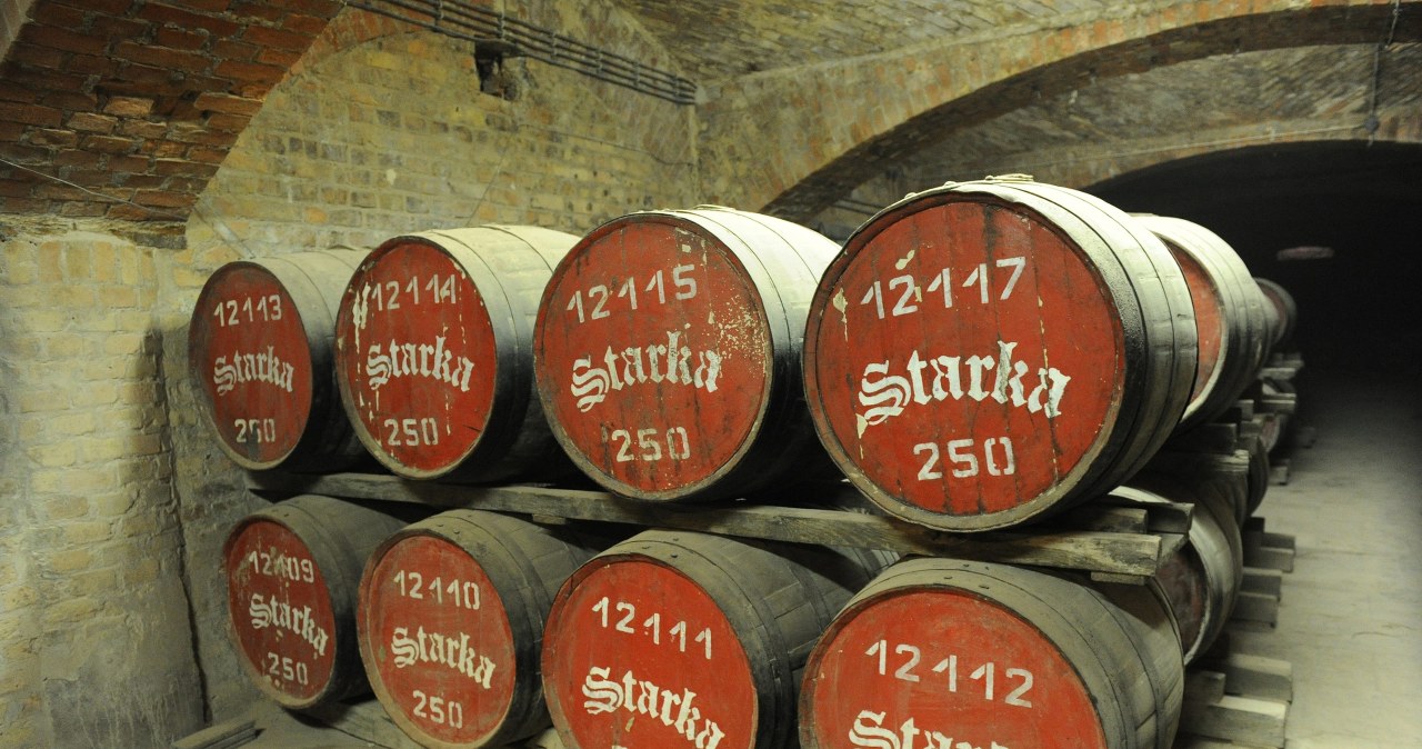 Unikalne piwnice i wiekowe receptury. Słynna szczecińska fabryka na sprzedaż