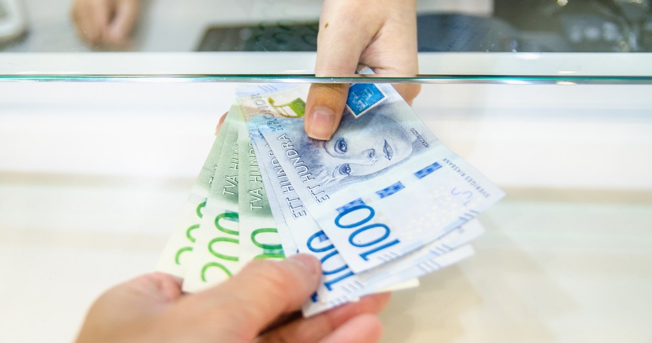 Gotówka wraca do łask w "cyfrowym" kraju. Wszystko przez sytuację na świecie