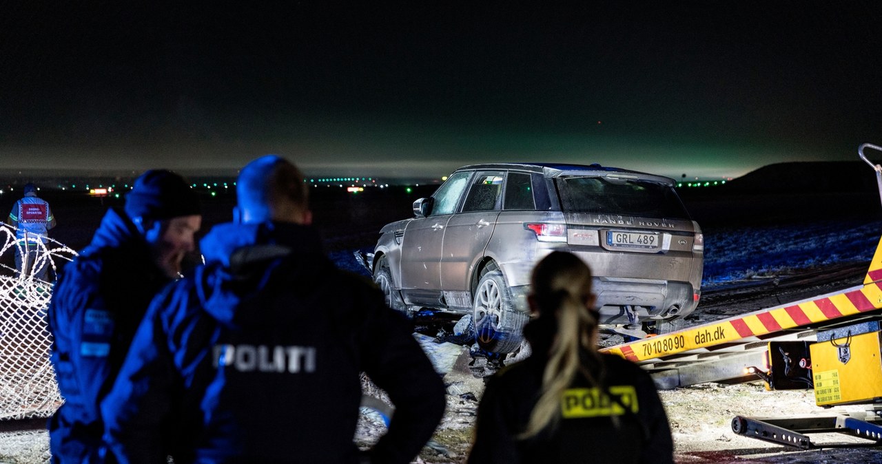 Staranował ogrodzenie lotniska, uciekł pieszo w śniegu. Obława w Danii