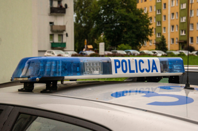 Pijana 18-latka miała zranić nożem małą dziewczynkę. Sąd zdecydował ws. aresztu