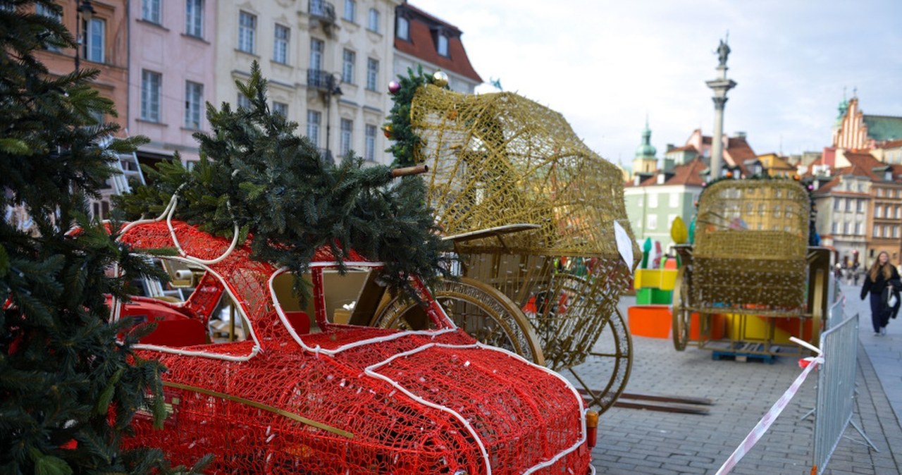 Ostatnia taka iluminacja w Warszawie. Stolica szykuje się na święta