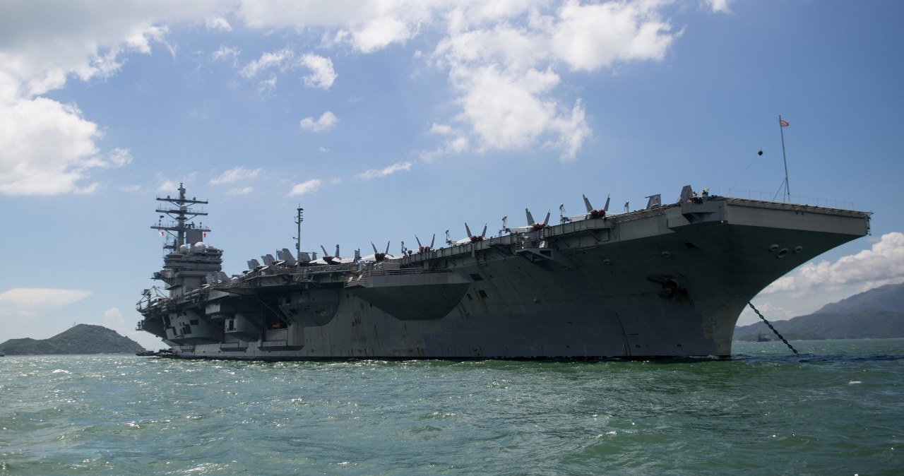 Amerykański lotniskowiec zmierza na Bliski Wschód. Trump szykuje uderzenie w Iran?