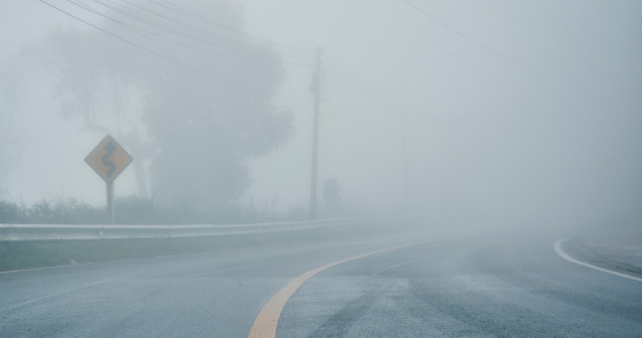 Gęste mgły i przymrozki. IMGW ostrzega