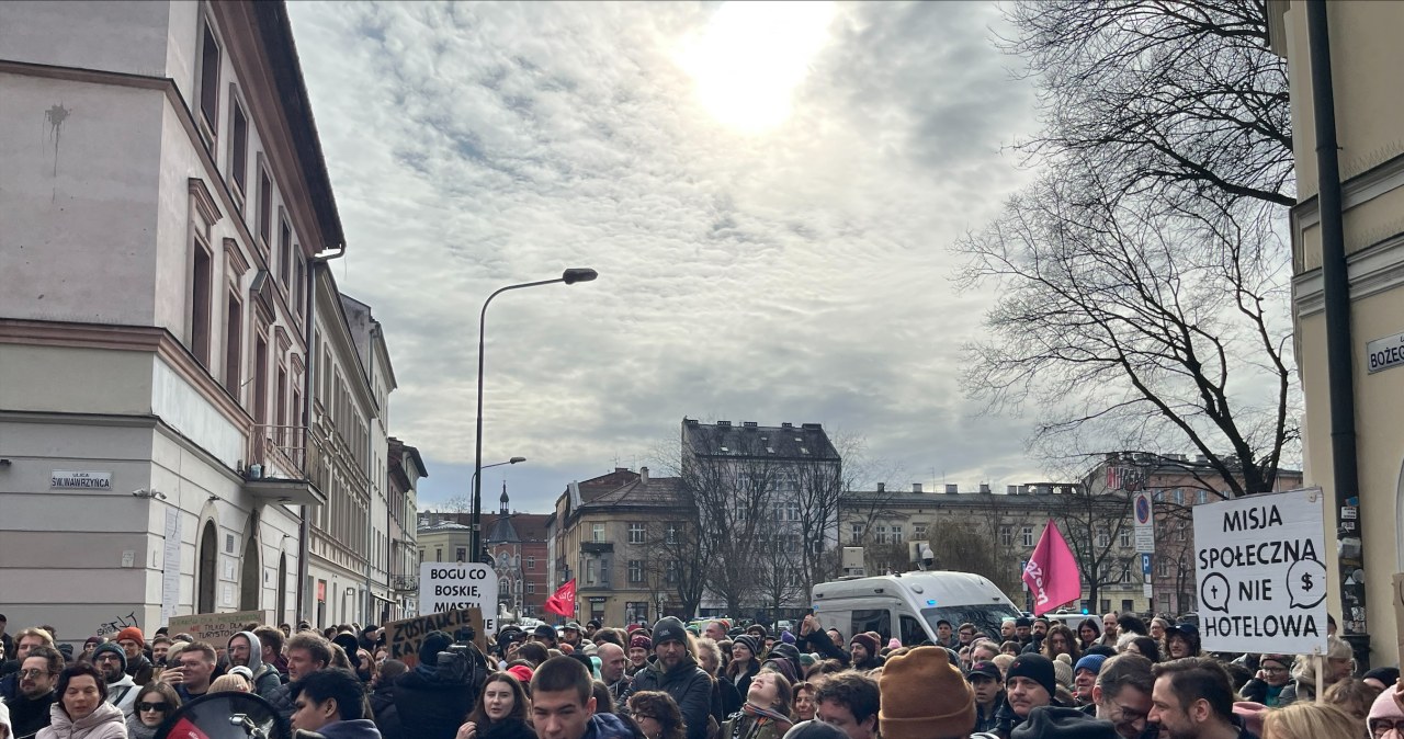 Protest na krakowskim Kazimierzu. Chodzi o mieszkania w kamienicy