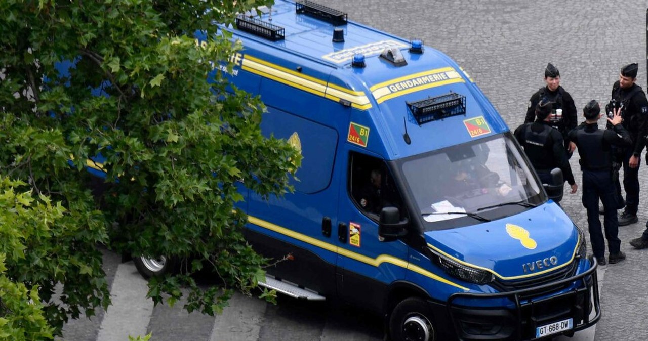 Uczeń zaatakował koleżankę nożem. Brutalny atak w szkole na zachodzie Francji