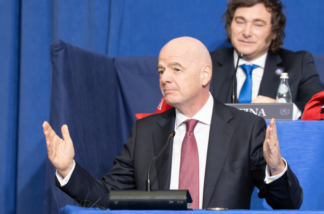 Wyparli się go nawet rodacy. Czy Infantino to przetrwa?