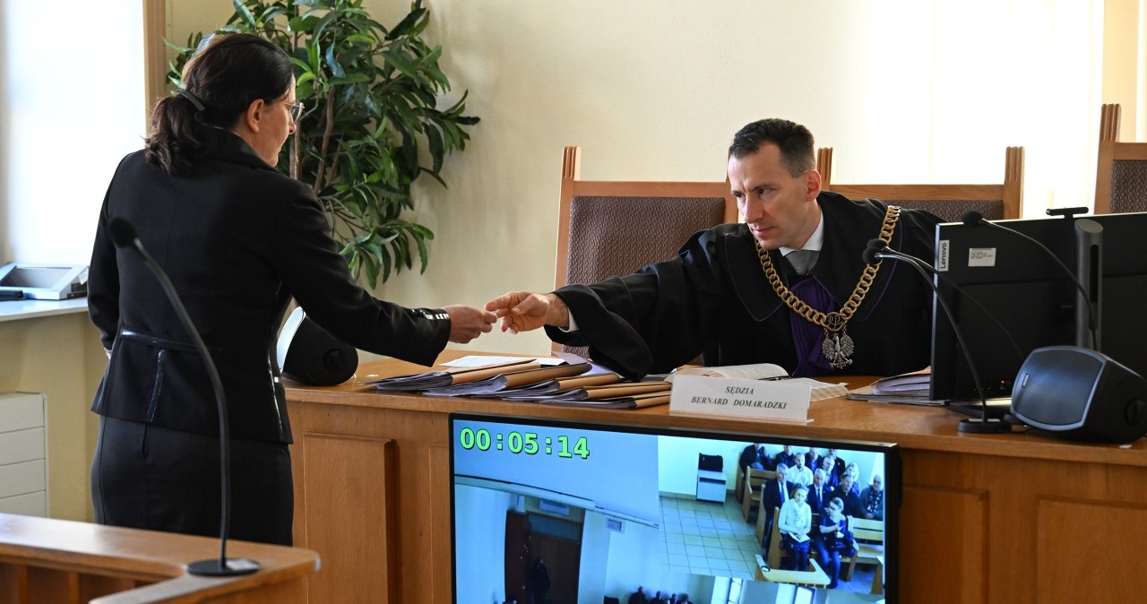 ​Wojewoda zdjął krzyż w urzędzie. "Żadne przepisy tego nie regulują"