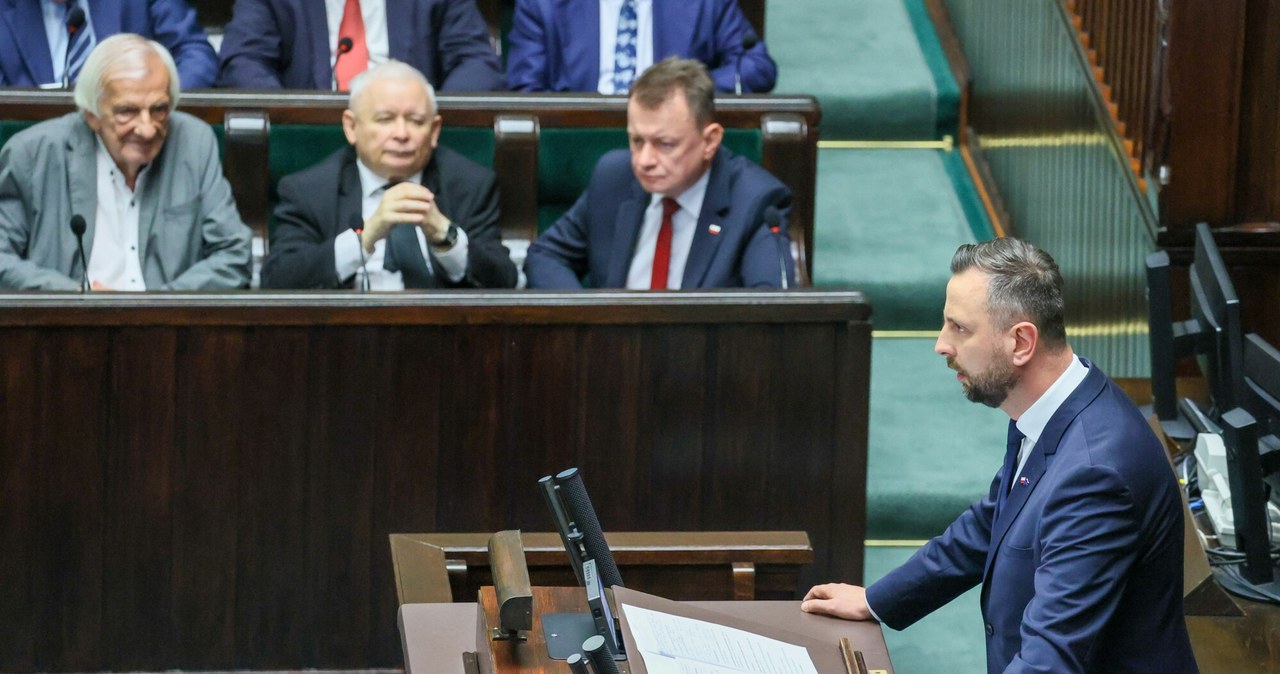 Oni żegnają się z Sejmem - fatalne informacje dla rządu. Nowy sondaż