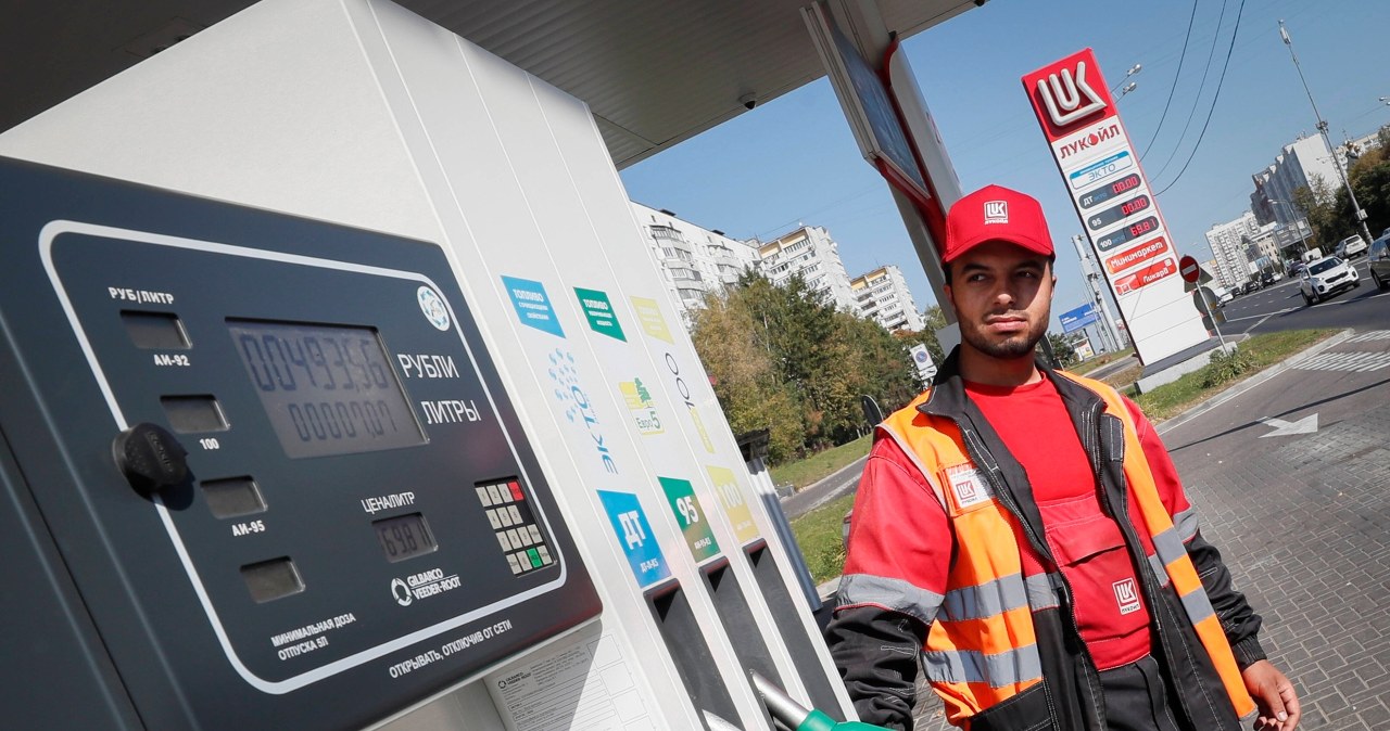 Zakaz eksportu benzyny przedłużony. Rosjanie odczuwają problemy z paliwem