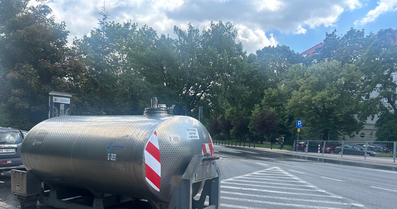 Awaria wodociągowa w Warszawie. Woda nie dociera do wielu budynków