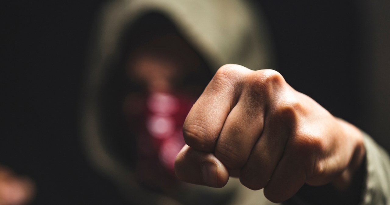 Młody mężczyzna zmarł po nocnej bójce. Poszukiwany 19-latek w rękach policji