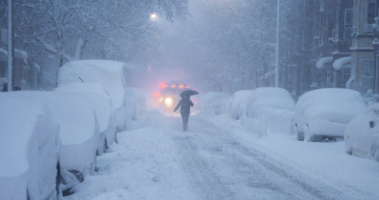 Śnieżyca paraliżuje USA. Siedem stanów ogłosiło stan wyjątkowy