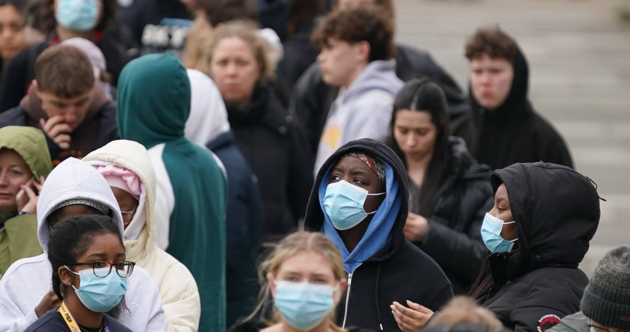 ​Ognisko poważnej choroby w Anglii. Zmarły dwie młode osoby