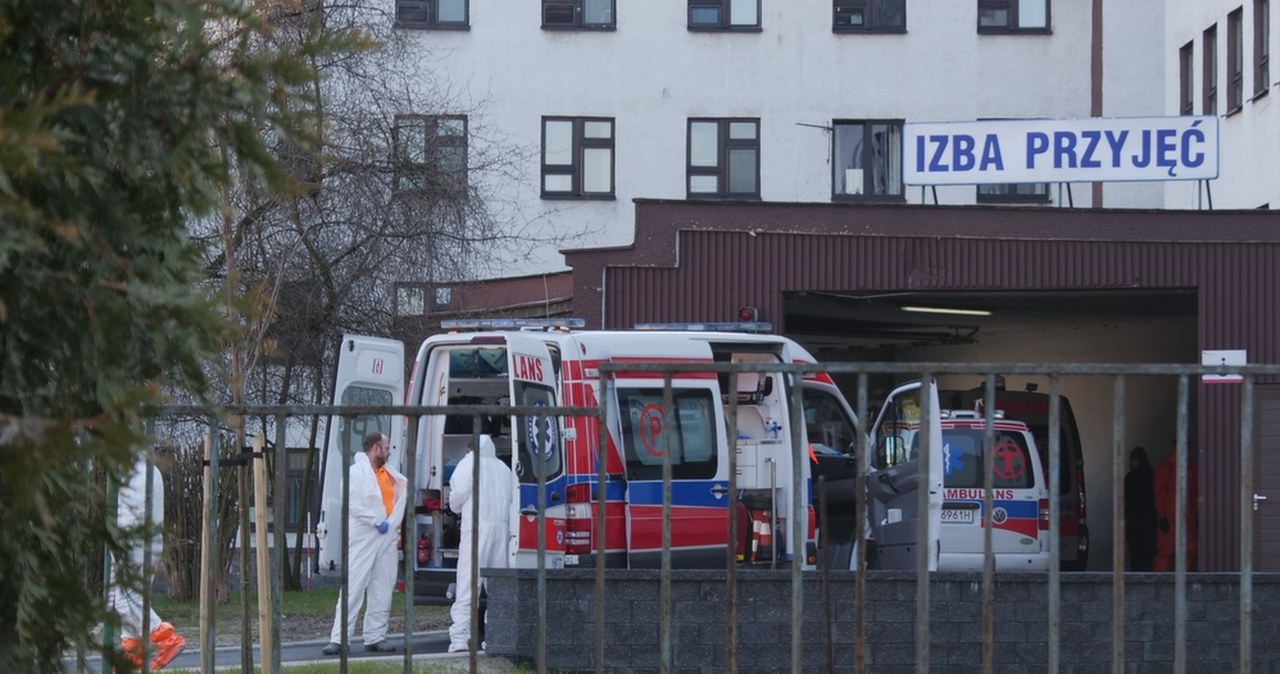 Rośnie liczba infekcji. Szpitale wprowadzają ograniczenia