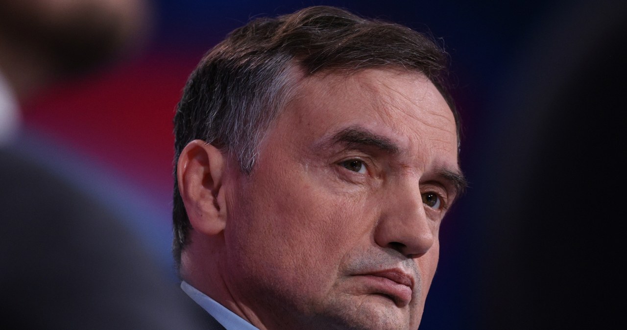 Paszport dyplomatyczny Zbigniewa Ziobry unieważniony