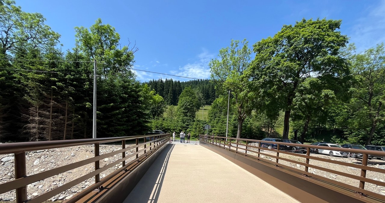 Pierwszy most zniszczony przez powódź gotowy. Bielice świętują