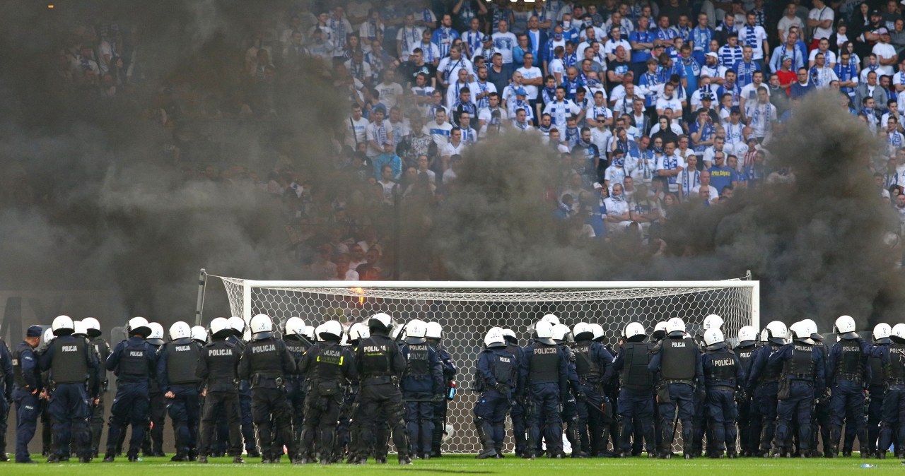 Burdy na stadionach niemal w każdy weekend. Te dane nie pozostawiają złudzeń