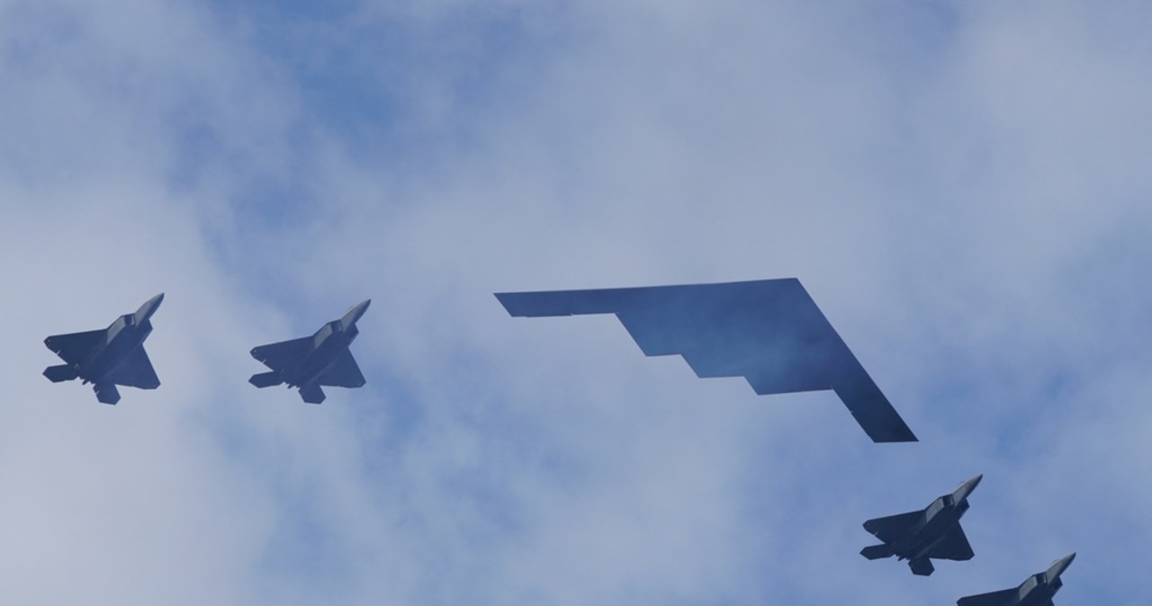 USA przerzucają bombowce na Ocean Indyjski. Iran w gotowości
