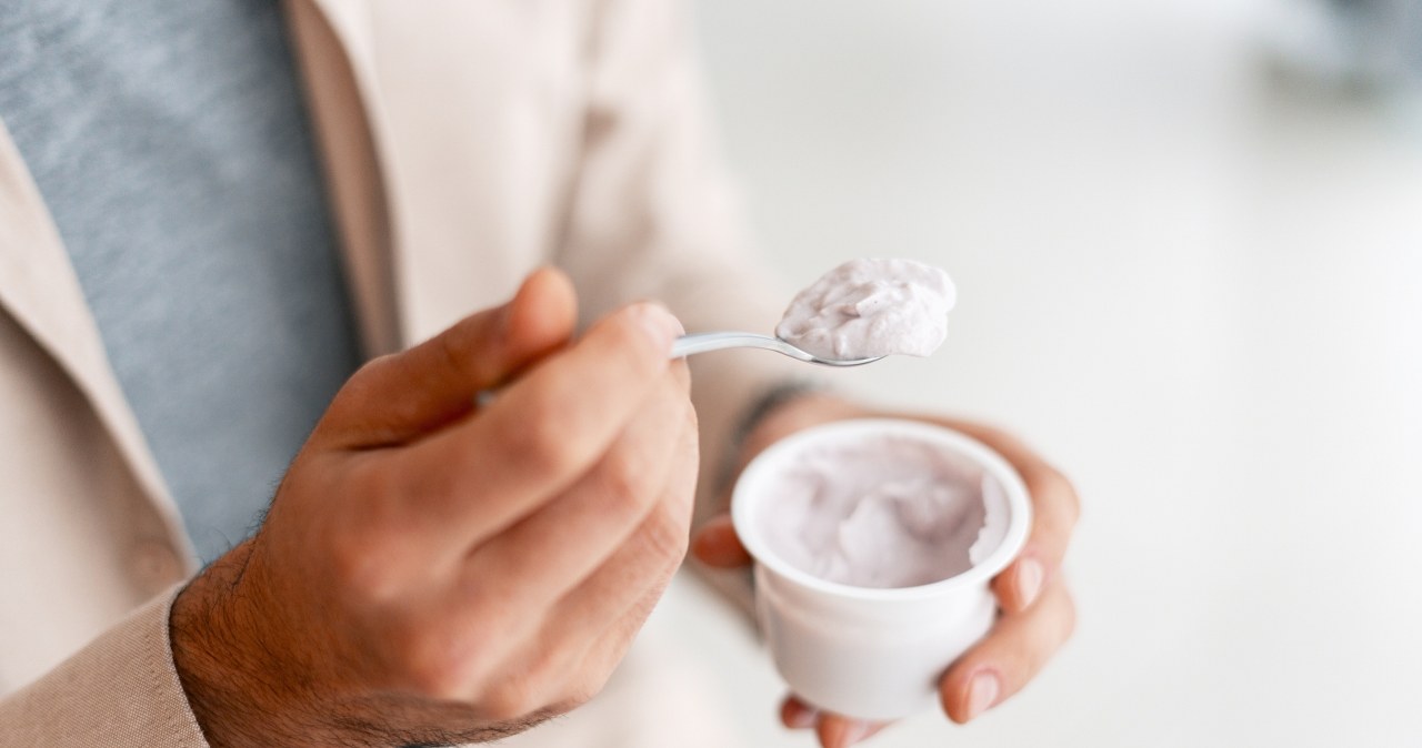 ​Uwaga na szkło w jogurtach! "Konsumenci narażeni na uszkodzenia jamy ustnej"