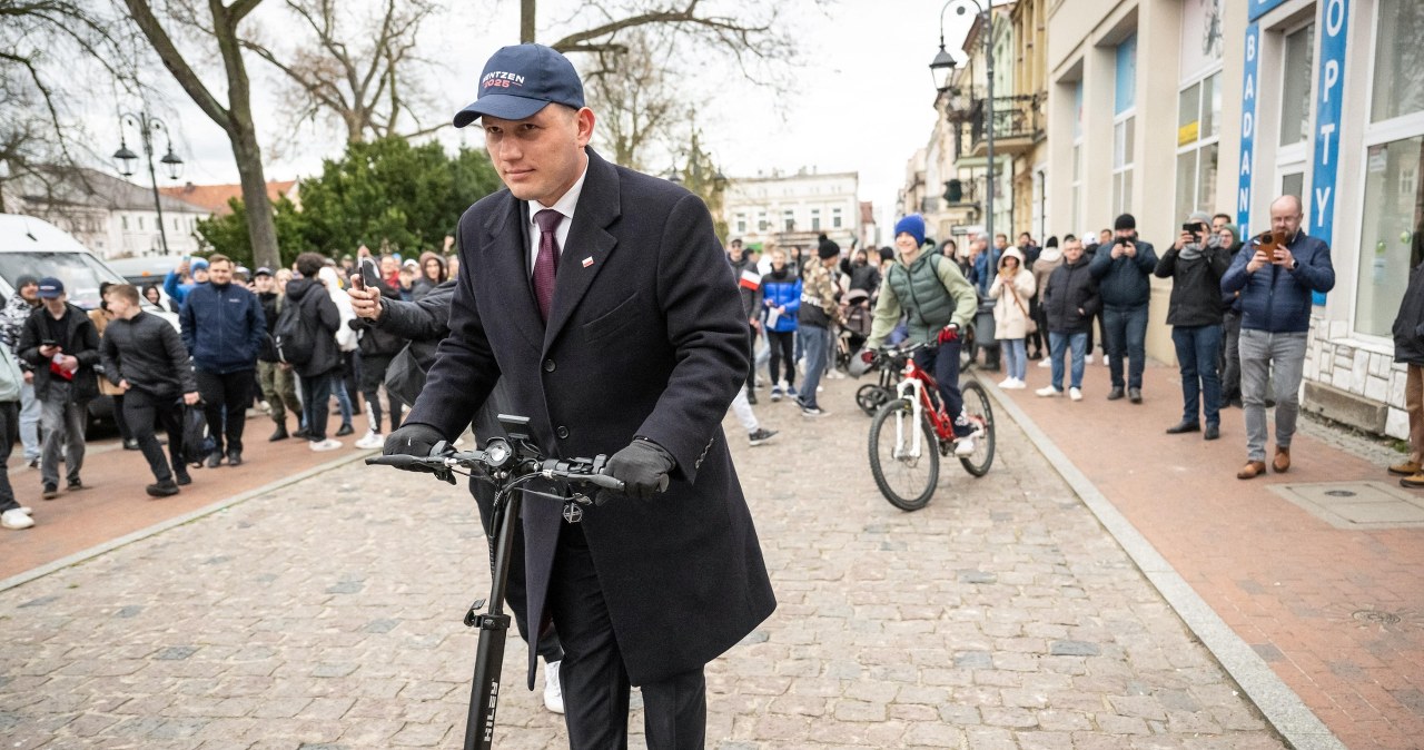 "Wybitny operator hulajnogi". Europoseł PiS kpi z Mentzena