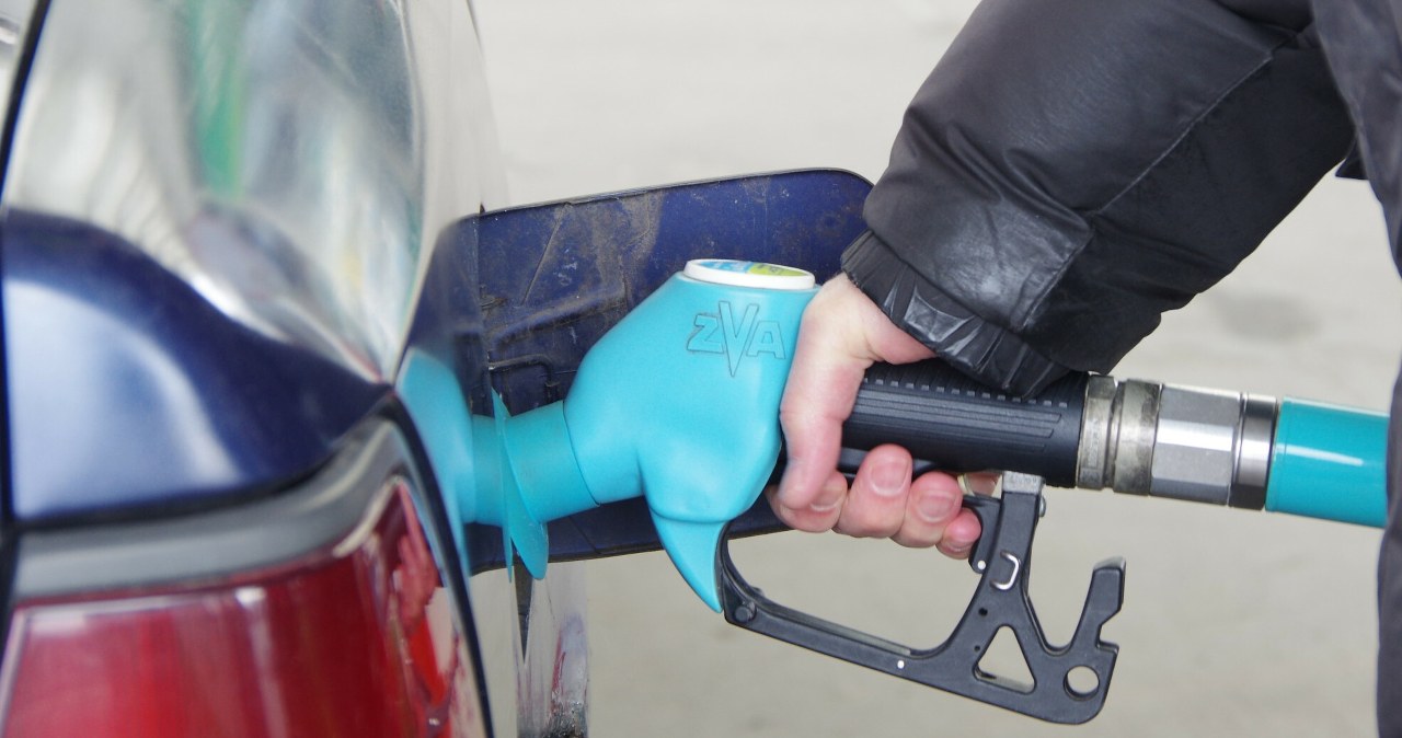 Ceny paliw w Polsce spadną? Minister finansów odpowiada