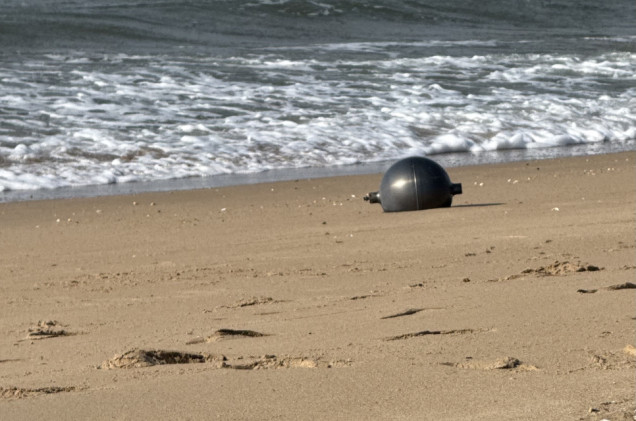 Tajemnicze kule na plaży w Australii. Wyznaczono strefę bezpieczeństwa