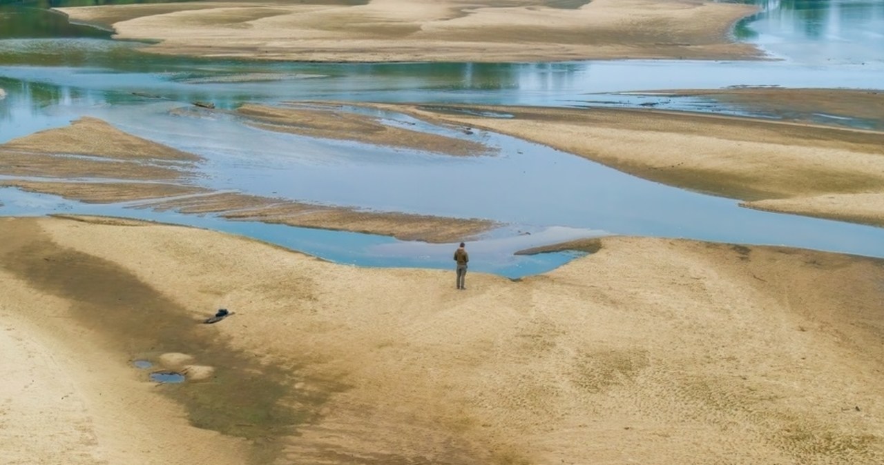 Alarm hydrologiczny. Tak niskiego stanu wody w Wiśle nie było w historii