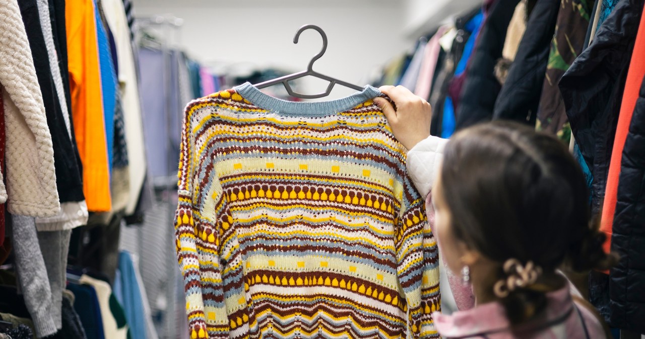 ​Ubrania z lumpeksu podbijają Polskę. Rynek przeżywa prawdziwy boom