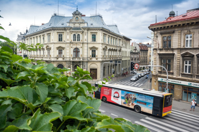 Za atak na młode Ukrainki w autobusie może trafić do więzienia na 3 lata