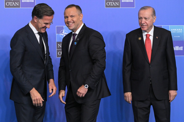 Prezydent Nawrocki dostał rewolwer od Erdogana. Wiadomo, co się z nim stanie